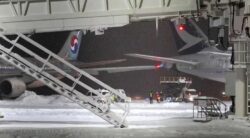 Otro accidente en Japón: un avión con 289 pasajeros a punto de despegar impactó un ala contra una aeronave estacionada