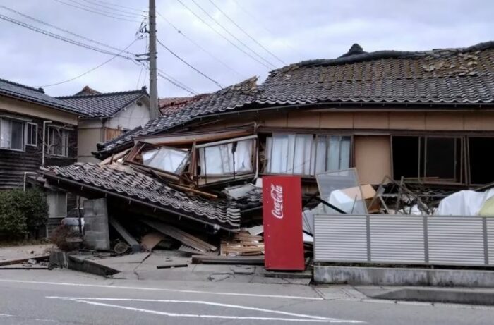 Terremoto de 7,6 grados en Japón: hay alerta de tsunami, cortes de energía y personas atrapadas bajo los escombros