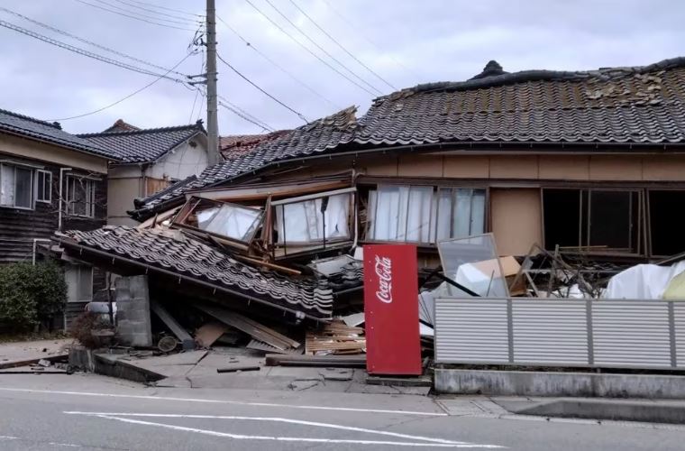 Terremoto de 7,6 grados en Japón: hay alerta de tsunami, cortes de energía y personas atrapadas bajo los escombros