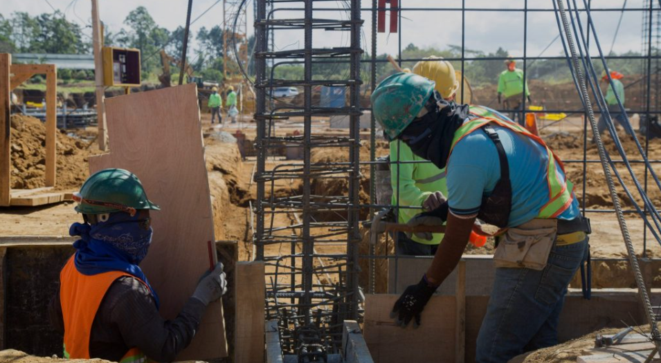 Precios para construcción de edificios y viviendas de interés social cayeron durante el 2023