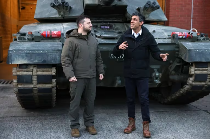 El primer ministro británico visitará Ucrania para anunciar una nueva ayuda militar por más de $3 mil millones