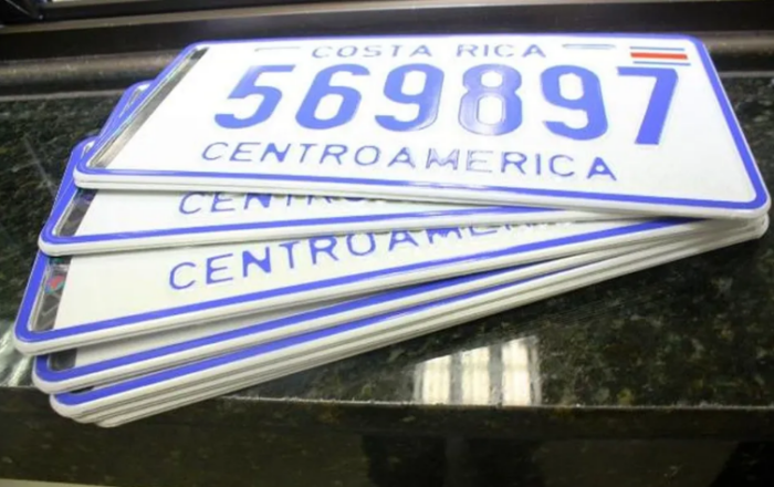 Costo de trámite para obtener una placa de vehículo disminuyó un 22%