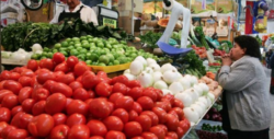 Economistas advierten que precios de productos básicos siguen presionando a los hogares ticos