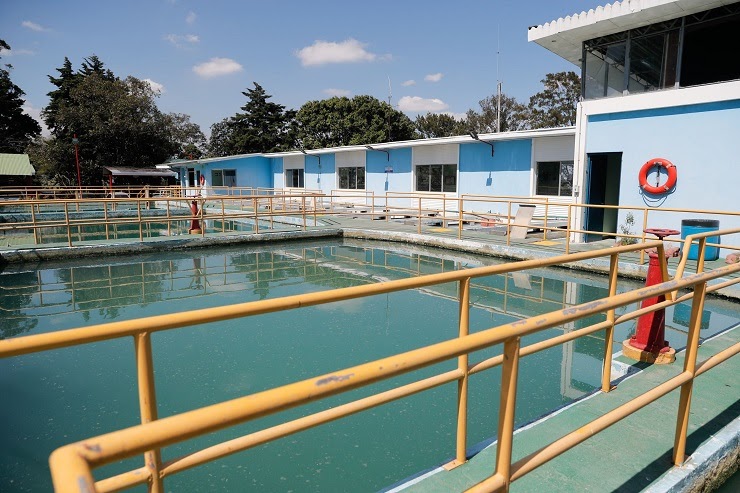 Salud busca determinar si un ‘aceite’ causó contaminación del agua en regiones de San José