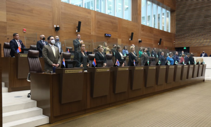Plenario Legislativo fue escenario de críticas a Presidenta de la CCSS