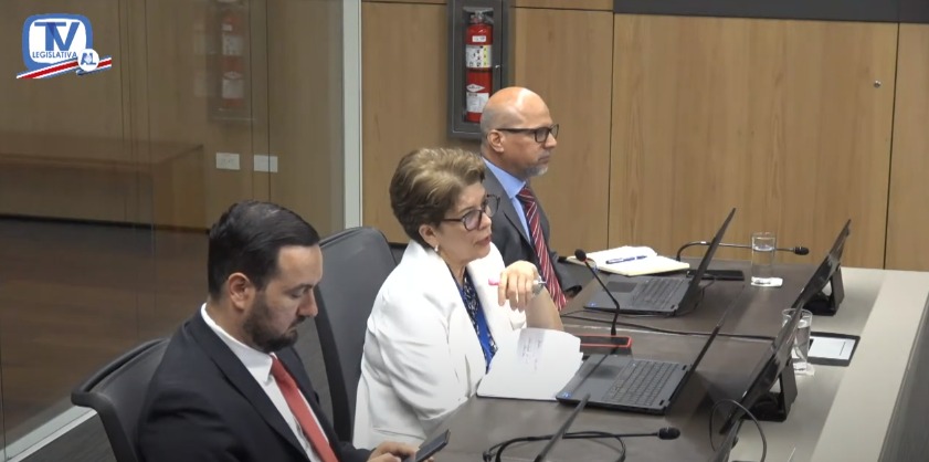 Contraloría pide analizar ‘costo-beneficio’ en plan que busca cambiar la rectoría de las Ferias del Agricultor