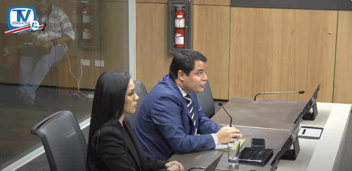 Diputados cuestionan silencio de comparecientes en comisión investigadora sobre contrataciones del Sinart