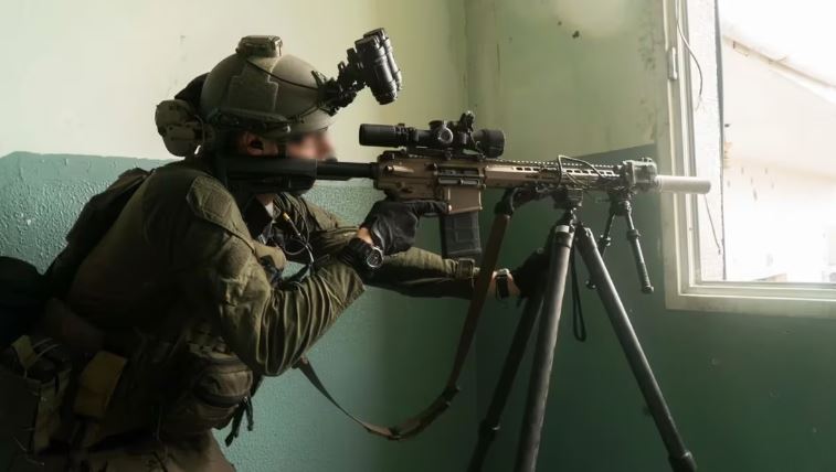 Las Fuerzas de Defensa de Israel continúan los combates en la Franja de Gaza y abatieron a decenas de terroristas de Hamas