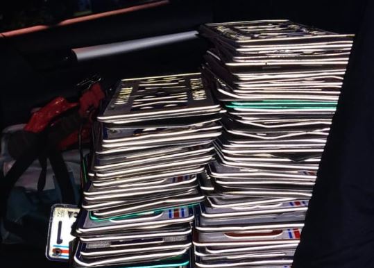 Policía Municipal de San José retiró casi 100 placas en alrededores de la Sabana tras concierto de Luis Miguel