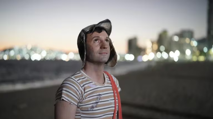 Así se ve la serie sobre la vida de Roberto Gómez Bolaños, el creador de “El chavo del 8”