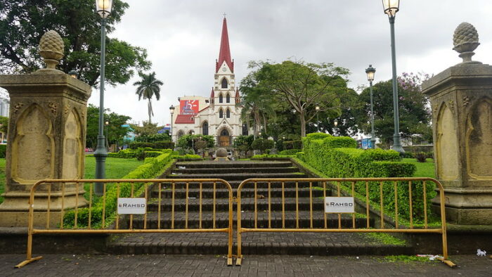 Procuraduría descarta vicios de inconstitucionalidad en proyecto que crearía parqueo subterráneo en Parque La Merced