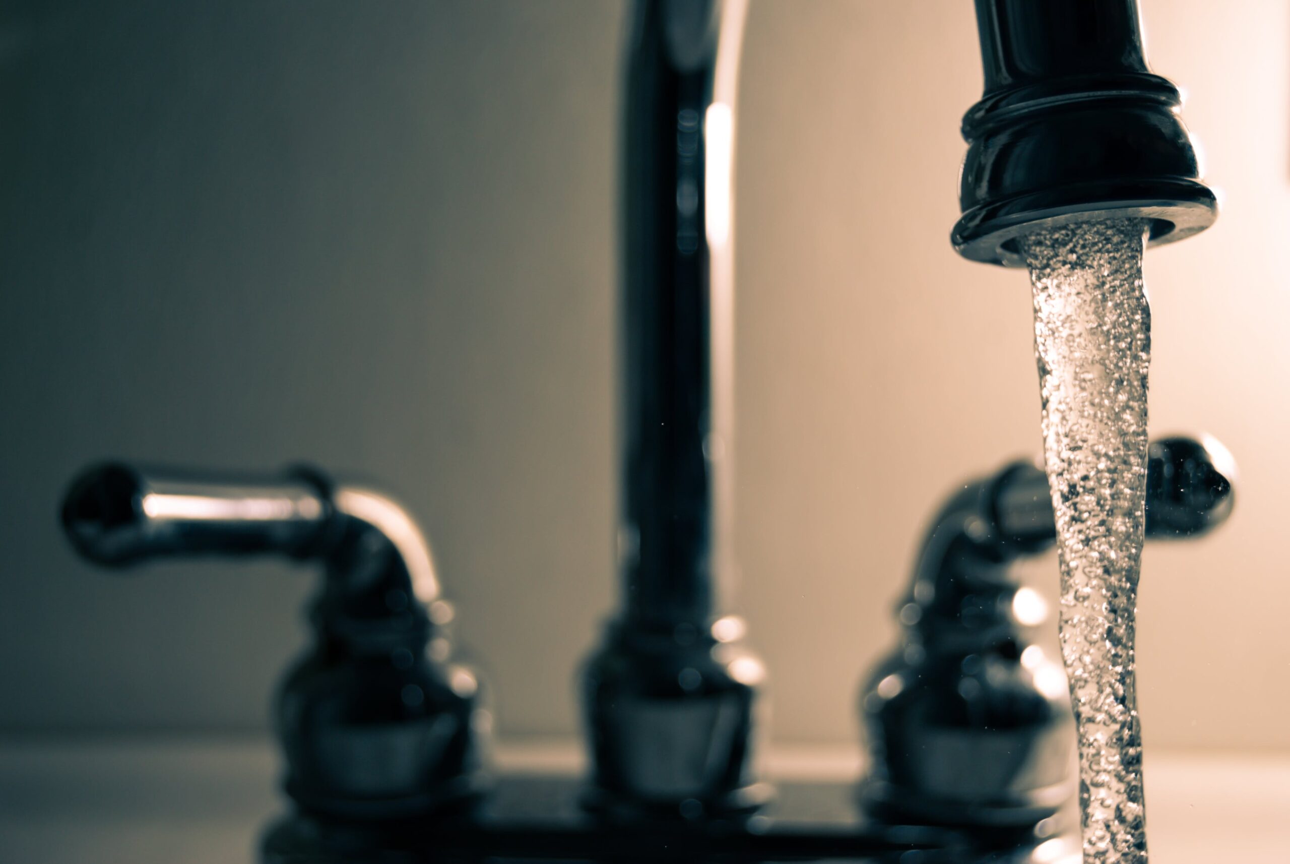 Acueducto Municipal de Turrialba valora restablecer agua en zonas donde líquido presenta baja contaminación