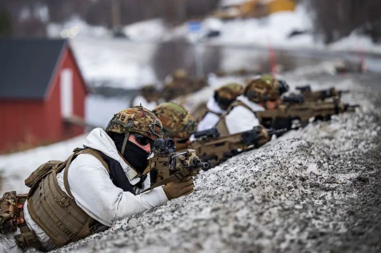 La OTAN se prepara para una amenaza de Rusia en el inclemente clima del Ártico con los ejercicios militares Steadfast