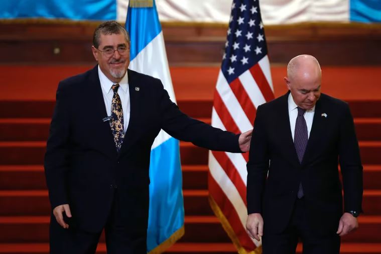 Bernardo Arévalo llega a Washington para afianzar una alianza tras la compleja transición presidencial en Guatemala