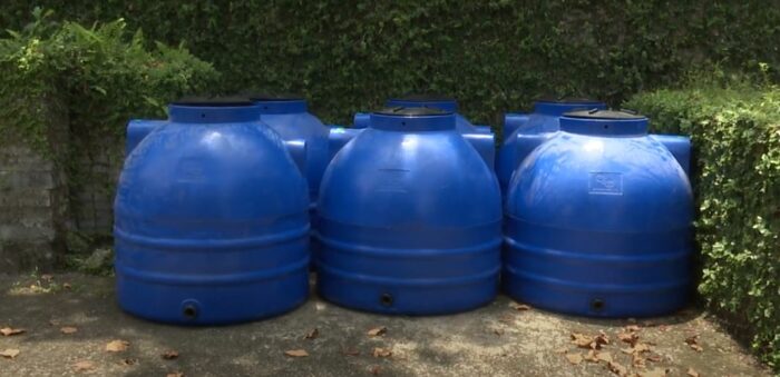 AyA inició instalación de 8 tanques en Tortuguero ante problemas con agua