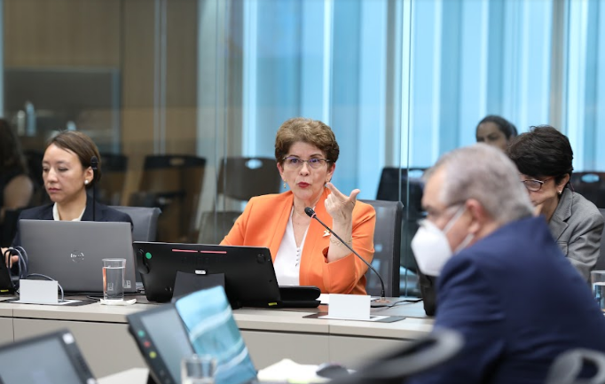 Contraloría explicó a diputados consecuencias de aprobar proyectos para crear Ciudad Gobierno