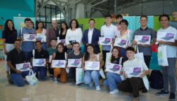 Kölbi entregó tablets a 19 jóvenes talentosos en su camino hacia la educación superior