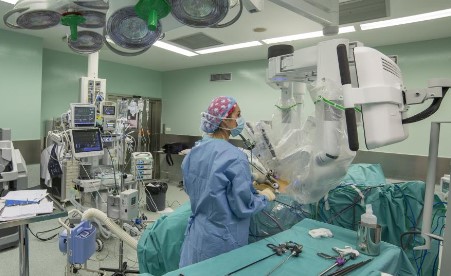 Sindicato amenazó con paro de labores en quirófanos del Calderón Guardia por casos de aparente hostigamiento