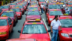 Taxistas se manifestarán este jueves para exigir Ley sobre plataformas digitales: Afirman que hay más de 3 mil concesiones sin renovar
