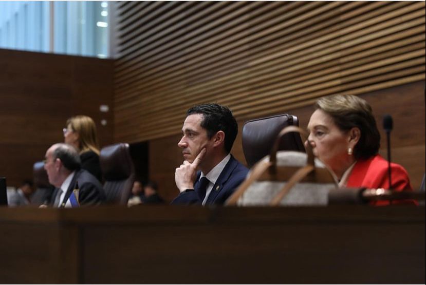 Nueva República presentó 126 mociones al plan que busca prohibir la explotación de petróleo y gas en el país