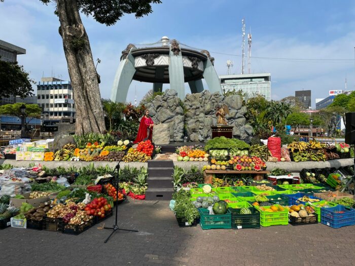 Tradicional ‘Ofrenda del Huerto’ se realizó este Miércoles Santo en el Parque Central de San José