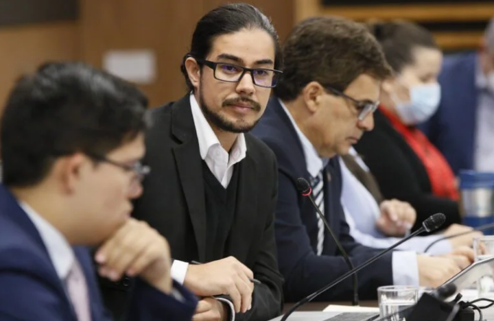 Frente Amplio presentó recurso de amparo en contra de Ministro de Hacienda por recorte de ₡62 mil millones al Fodesaf