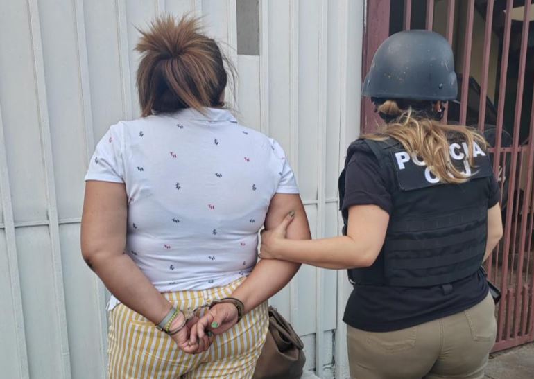 Detienen a pareja que utilizó inhibidores de señal para abrir vehículos y sustraer hasta ¢14 millones