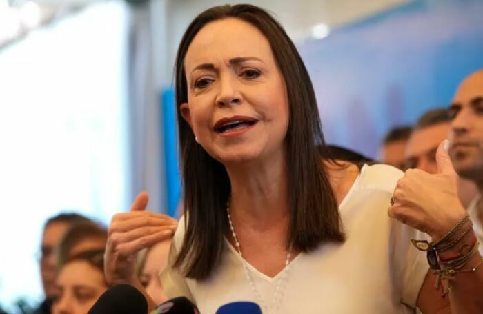 Petro calificó de “golpe antidemocrático” la inhabilitación de María Corina Machado para aspirar a la presidencia de Venezuela