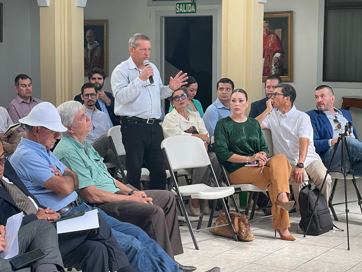 Productores y empresarios expresan preocupación por pérdida de 32 mil empleos debido a caída en tipo de cambio del dólar