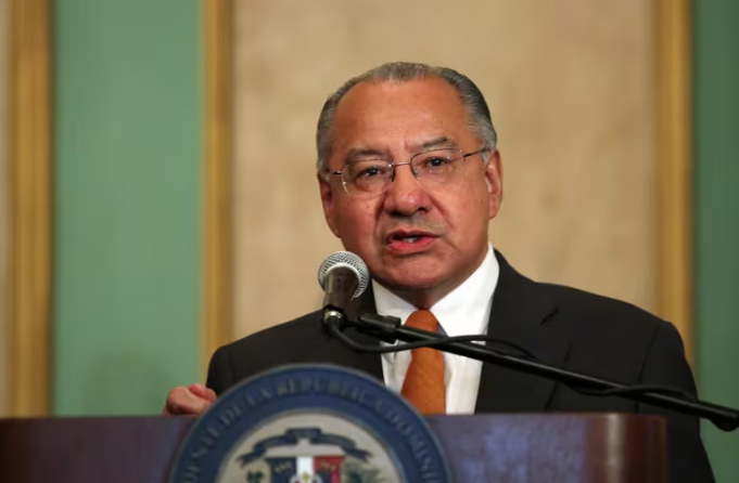 El ex diplomático de Estados Unidos Manuel Rocha fue sentenciado a 15 años de prisión por espiar para Cuba