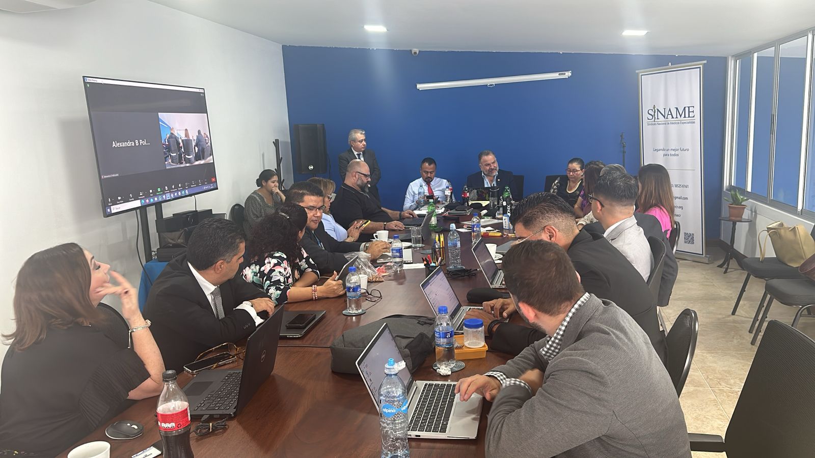 Junta Directiva de la CCSS revisará acuerdos con médicos especialistas: SINAME mantendrá medida de presión