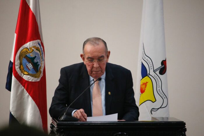 Rodrigo Arias no renunciará a su aspiración de seguir como Presidente del Congreso