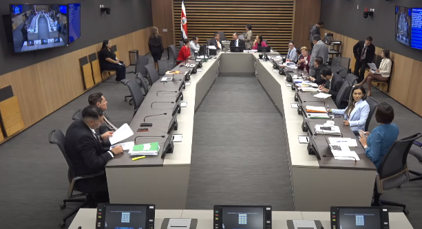 Comisión archiva plan para abrir el monopolio del alcohol en Costa Rica