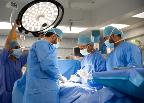 Sindicato y diputados solicitan a Contraloría investigar contratación de servicios privados de especialistas en la CCSS