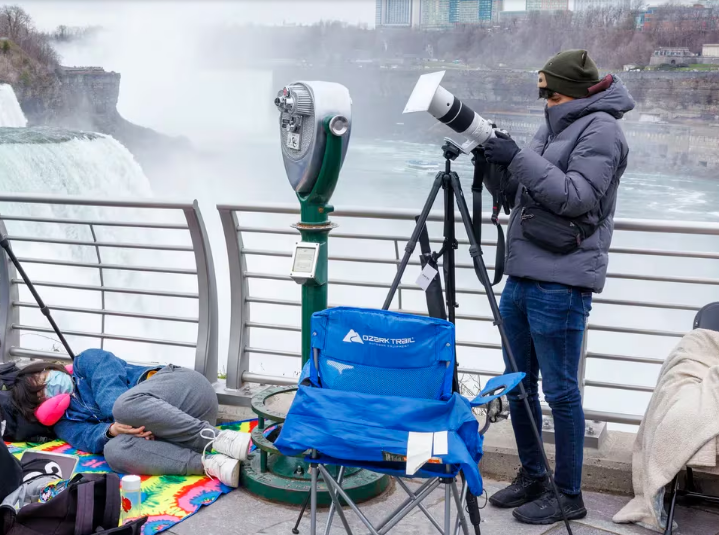 Las mejores fotos del eclipse solar total desde México hasta Canadá