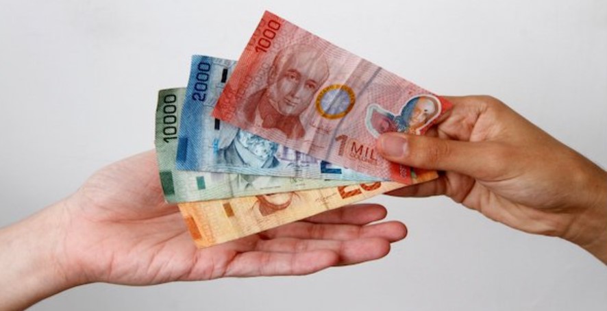 Diputados dejan en firme plan para castigar con cárcel a quienes presten dinero bajo modalidad “gota a gota”