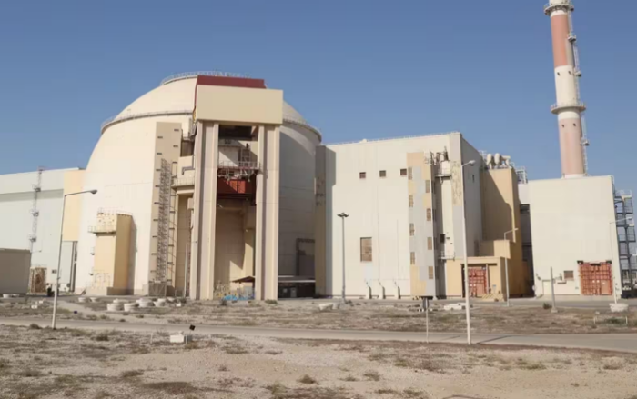 El régimen de Irán amenazó con “revisar su doctrina nuclear” si Israel toma represalias contra su plan atómico