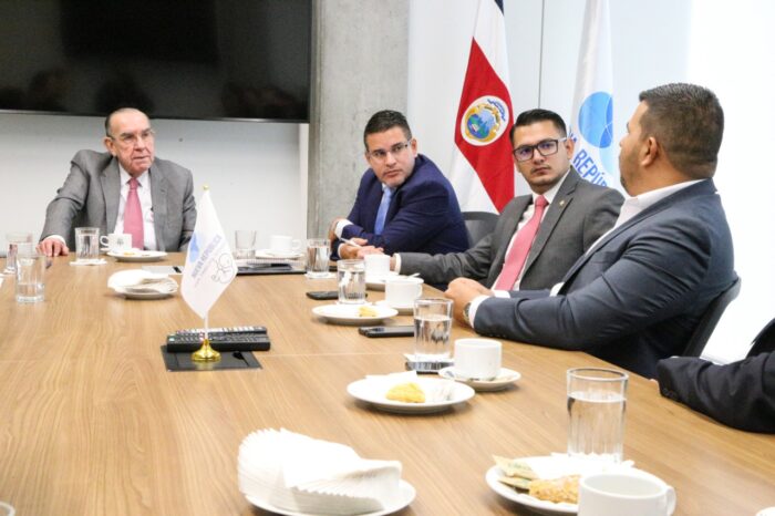 Nueva República presenta más mociones a plan para prohibir explotación de petróleo: Gobierno descartó su convocatoria