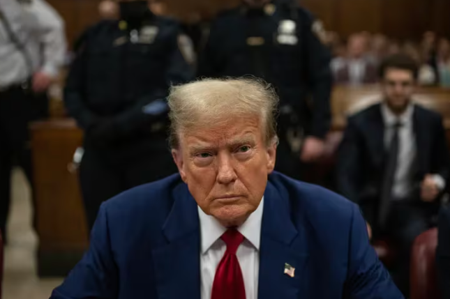 Se reanudó el juicio a Trump: el juez lo multó por desacato y amenazó con enviarlo a la cárcel