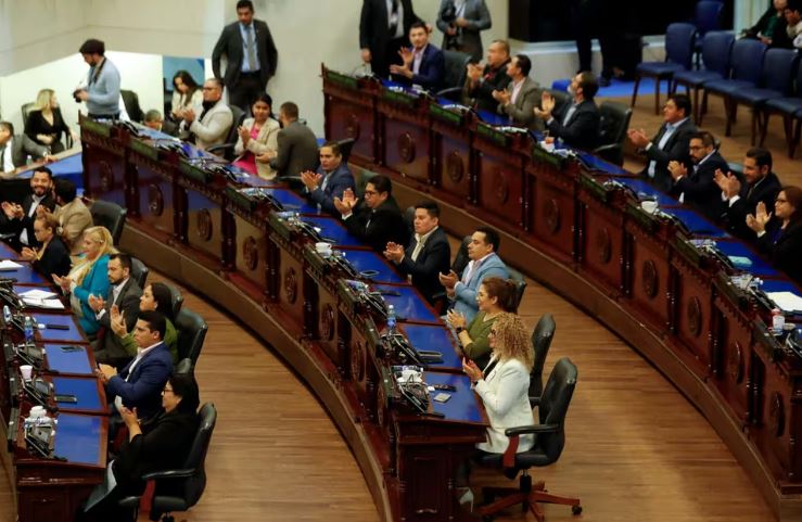Bukele consolidó su poder absoluto en El Salvador con un Congreso a su medida que le permite aprobar reformas sin oposición