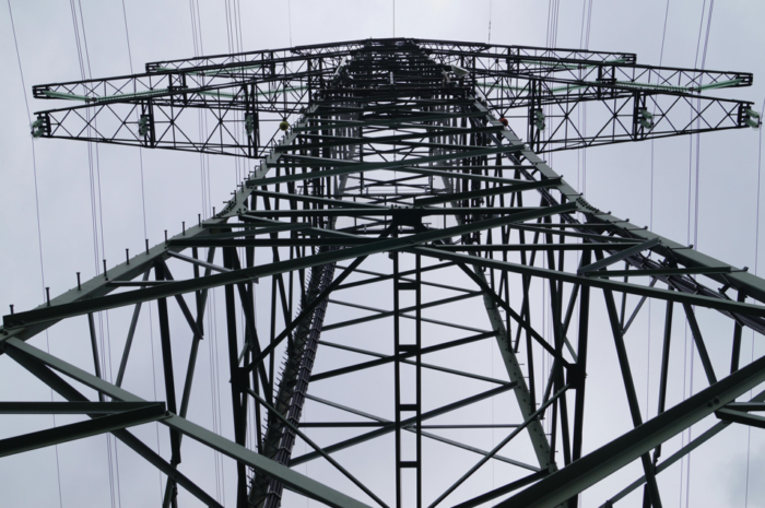 Sector productivo expresa dudas sobre ajuste en precio de electricidad para 2025 tras choques entre ICE y ARESEP