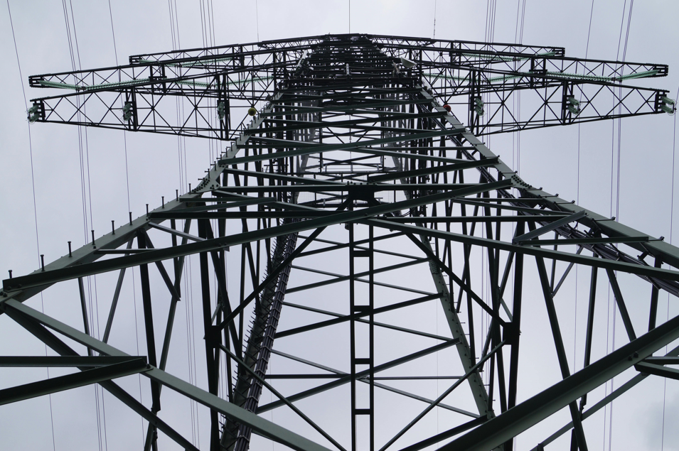 Sector productivo expresa dudas sobre ajuste en precio de electricidad para 2025 tras choques entre ICE y ARESEP