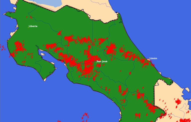 Paso de Onda Tropical No. 4 provocó inundaciones en distintos puntos del país y más de 2 mil rayos