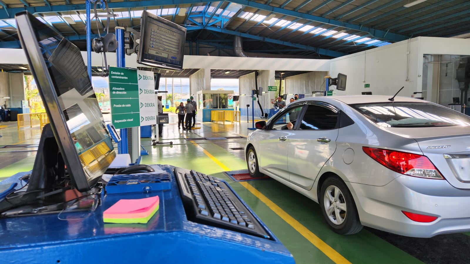 Dekra ampliará horarios de servicio en algunas sucursales para mayor cobertura en inspección vehicular