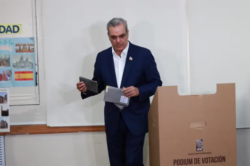 Cerraron los comicios en República Dominicana: el presidente Luis Abinader se perfila como el gran favorito