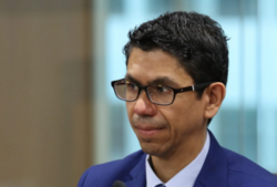 Luis Amador reconoce que no tiene los recursos financieros para una ‘campaña política de altura’