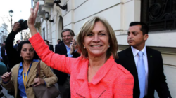 La alcaldesa de derecha Evelyn Matthei lidera con amplia ventaja una encuesta presidencial en Chile
