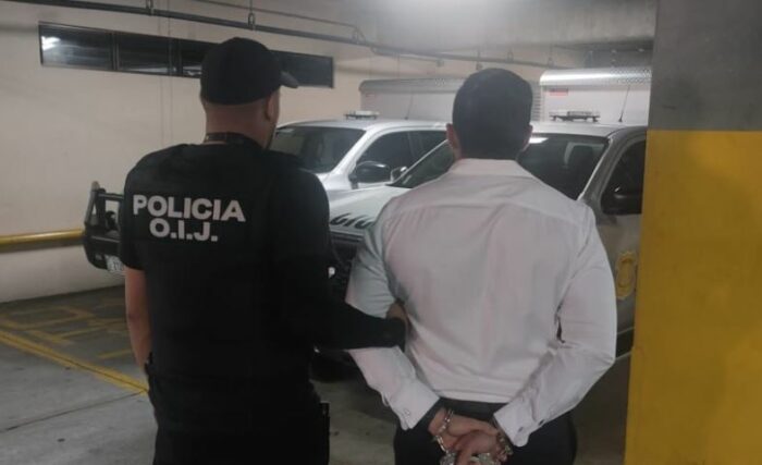 Detienen dos jueces y tres fiscales por supuestos favorecimientos a abogado en sus procesos penales