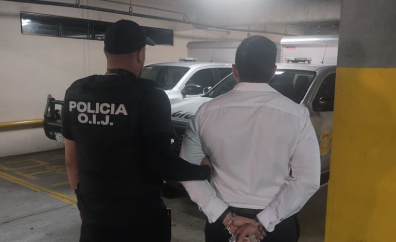 Detienen dos jueces y tres fiscales por supuestos favorecimientos a abogado en sus procesos penales