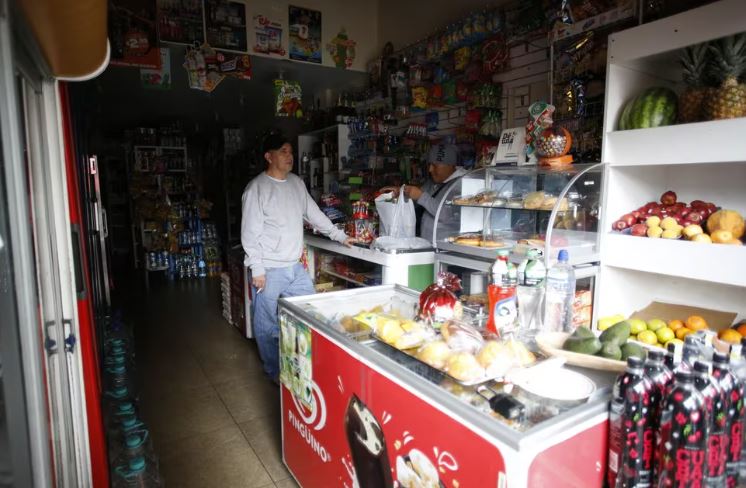 Tras el apagón que afectó a todo el país, Ecuador aplicará nuevos cortes de electricidad programados